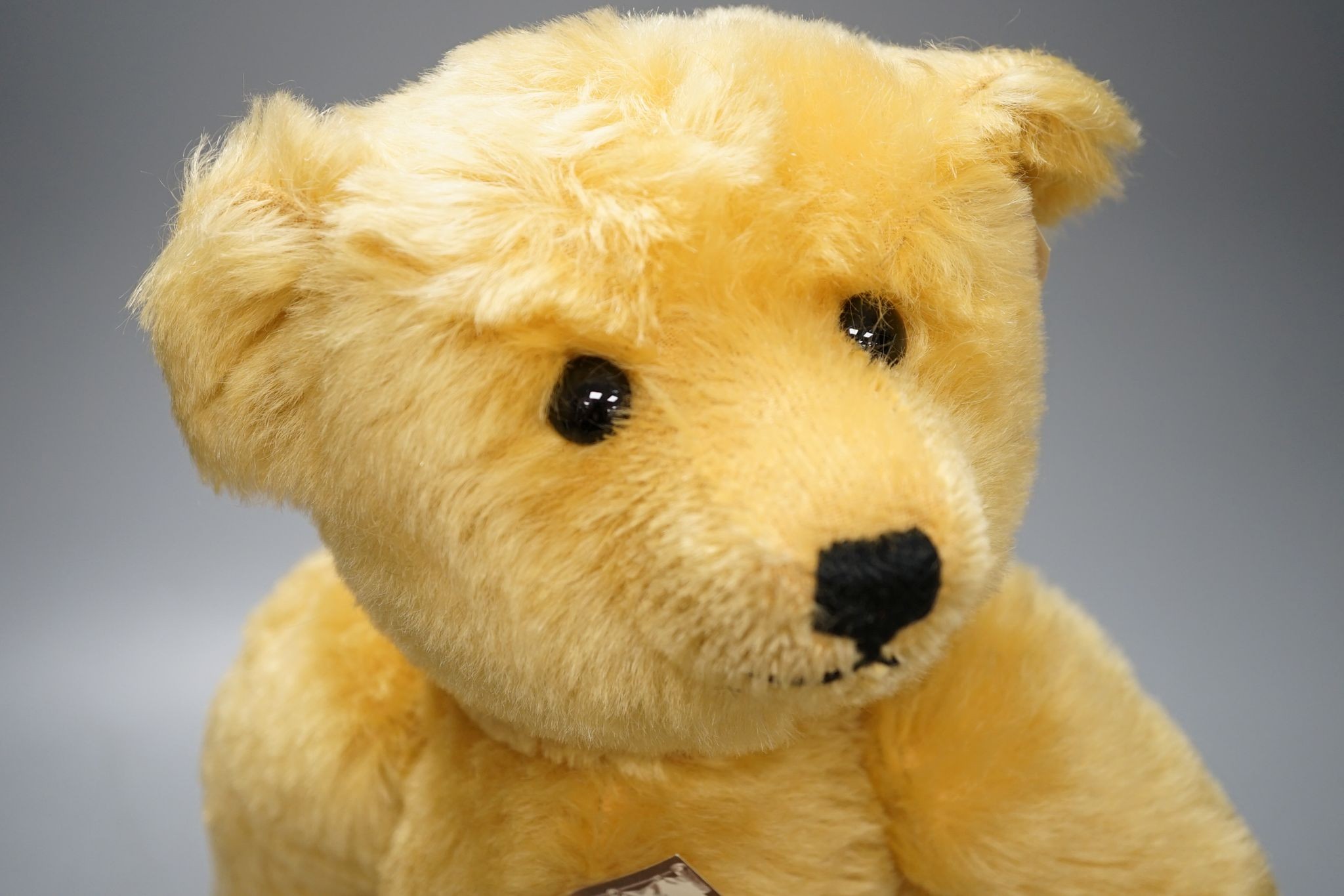 Steiff for British Collectors teddy bear, 2001, with box and certificate Limited Edition, 43cm